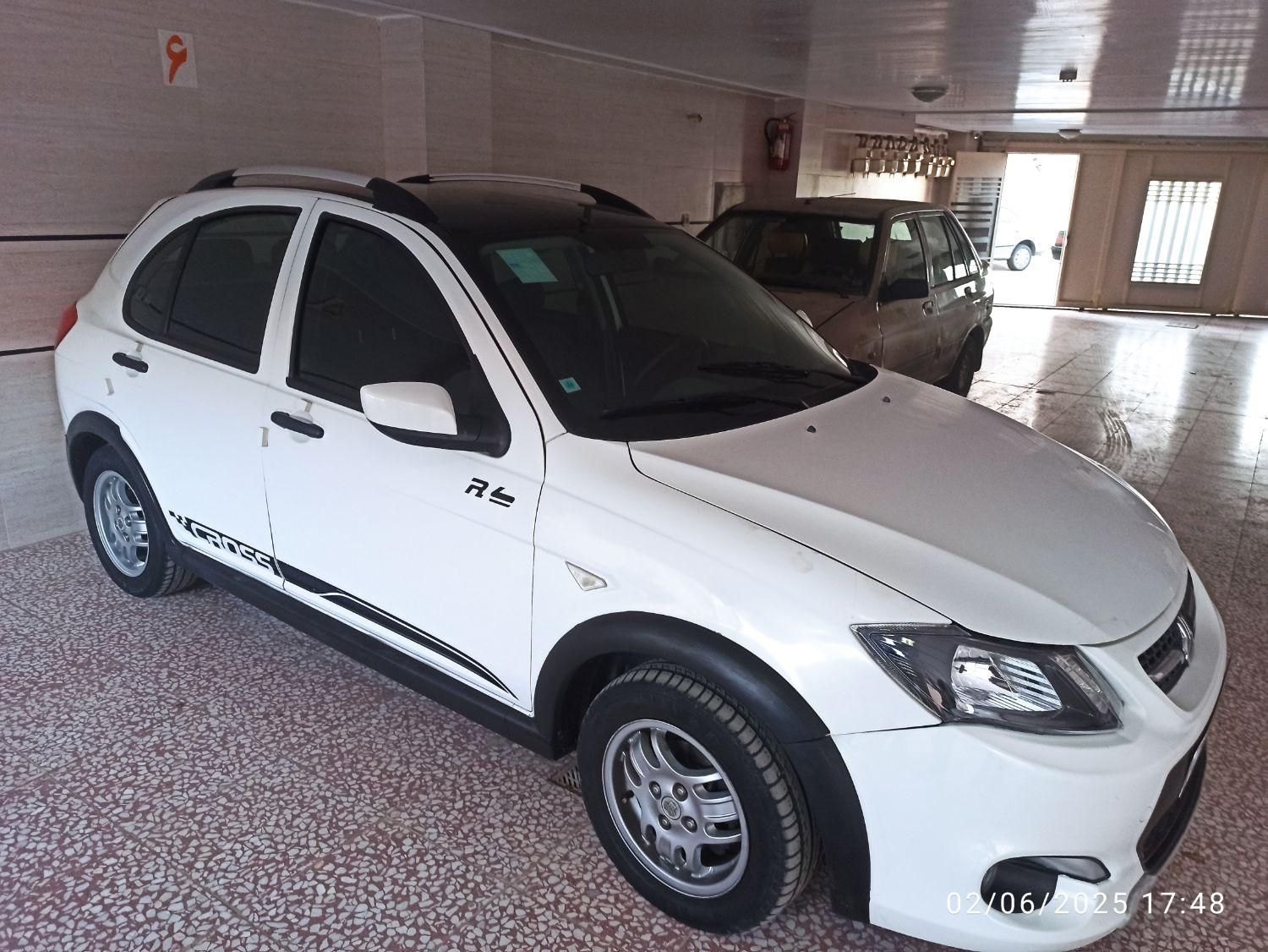 خودرو کوییک، R آگهی ann_18496519