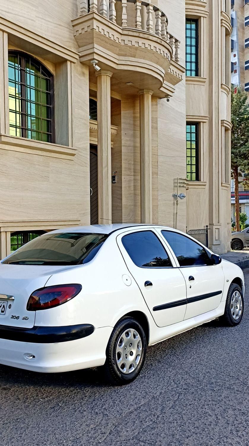 پژو ۲۰۶ صندوق دار v8 - 1393