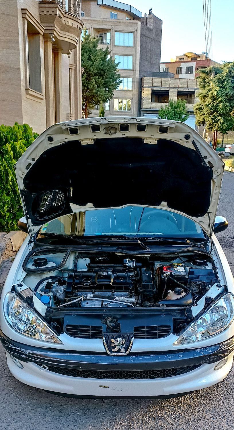پژو ۲۰۶ صندوق دار v8 - 1393