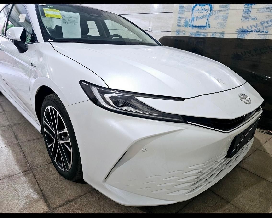 تویوتا کمری XLE - 2025