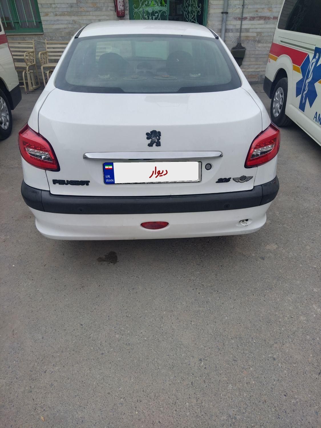 پژو ۲۰۶ صندوق دار v8 - 1393