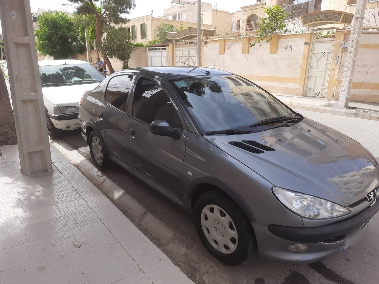 پژو ۲۰۶ صندوق دار v8 - 1393
