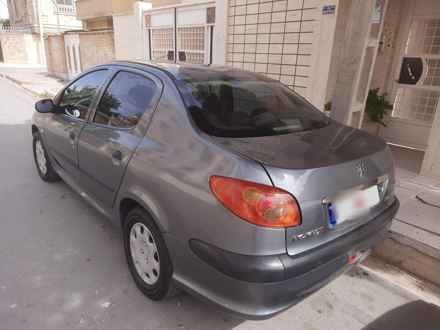 پژو ۲۰۶ صندوق دار v8 - 1393