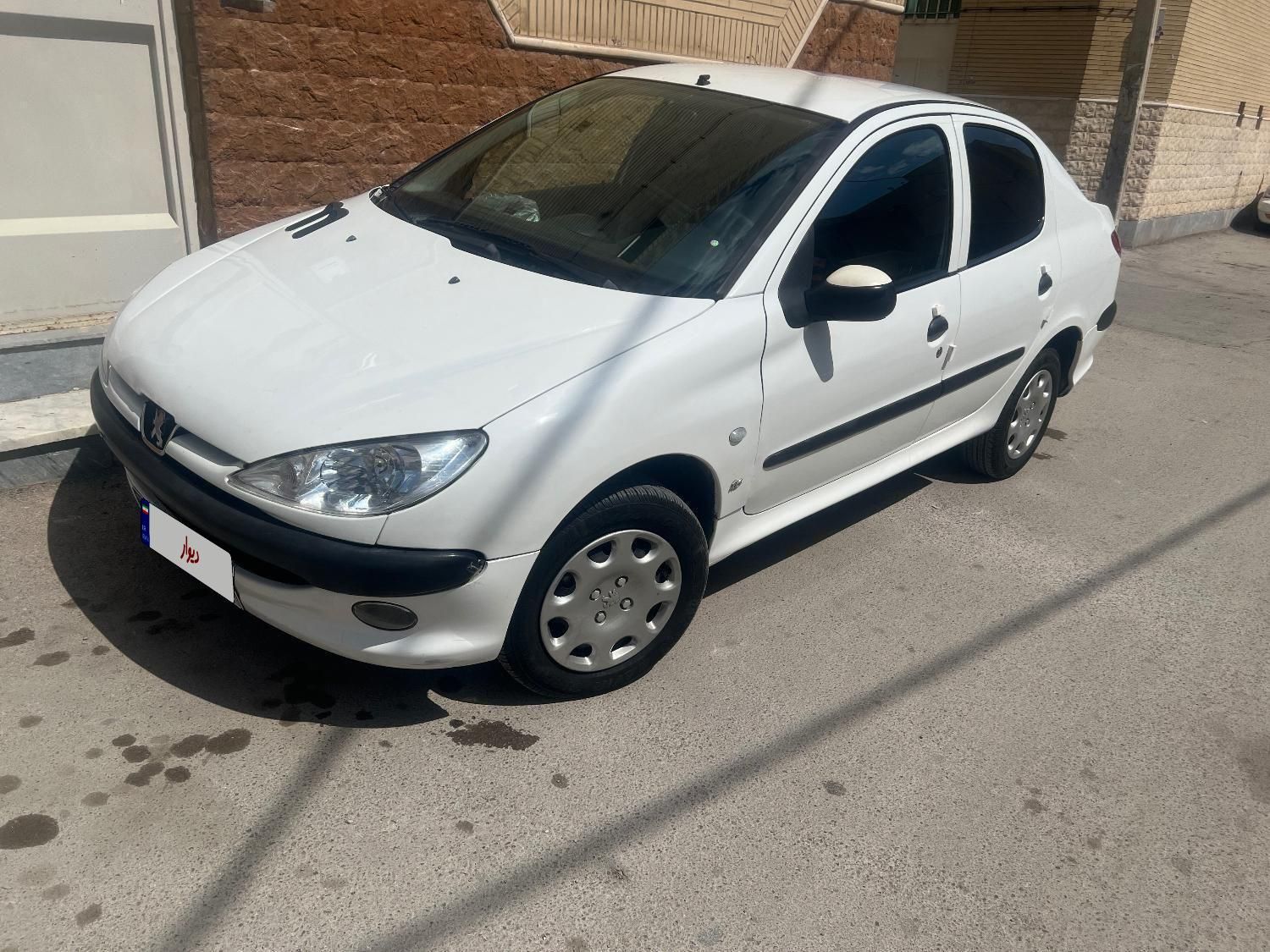 پژو ۲۰۶ صندوق دار v8 - 1394
