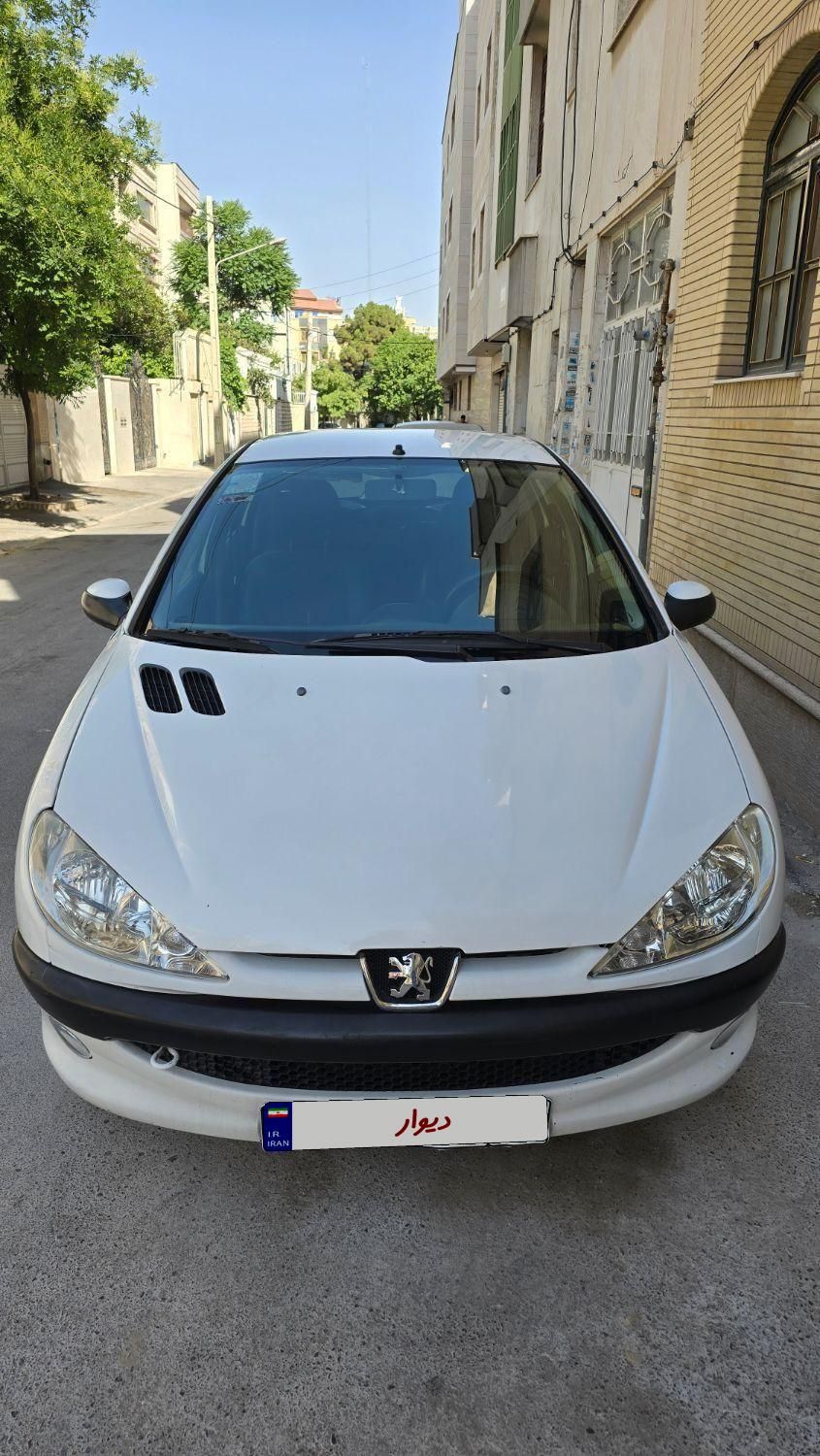 پژو ۲۰۶ صندوق دار v8 - 1394
