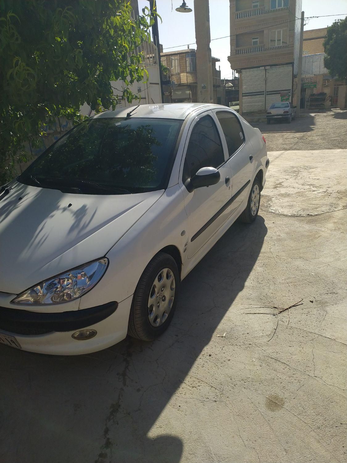 پژو ۲۰۶ صندوق دار v8 - 1392