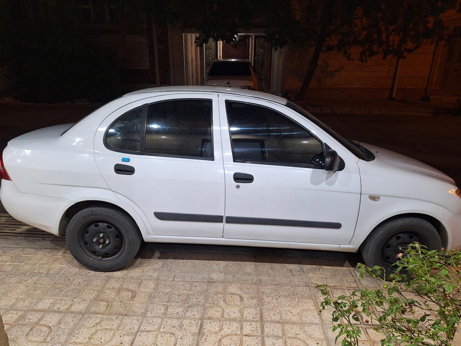 تیبا صندوق دار SX - 1393