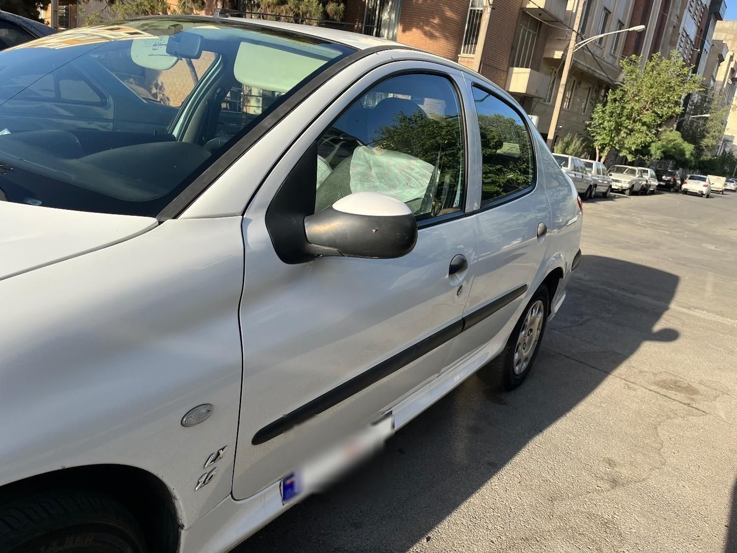پژو ۲۰۶ صندوق دار v8 - 1398