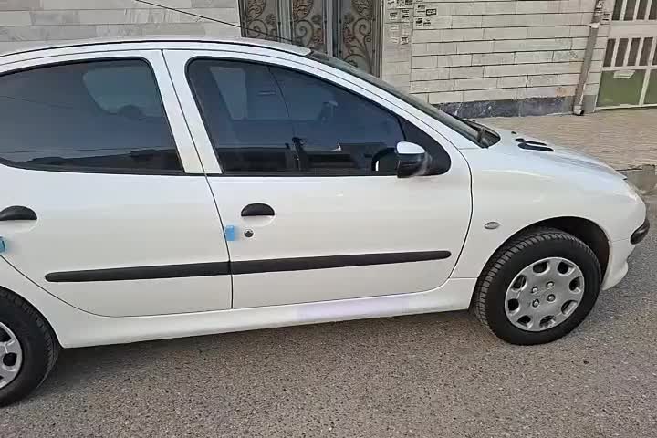 خودرو پژو، ۲۰۶ صندوق دار آگهی ann_18501599