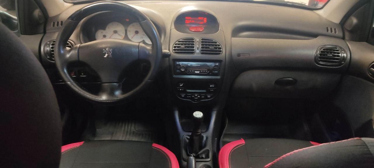 پژو ۲۰۶ صندوق دار v8 - 1395