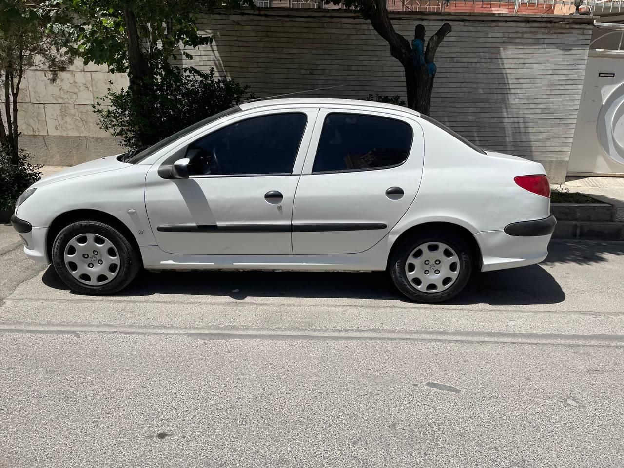 پژو ۲۰۶ صندوق دار v8 - 1394