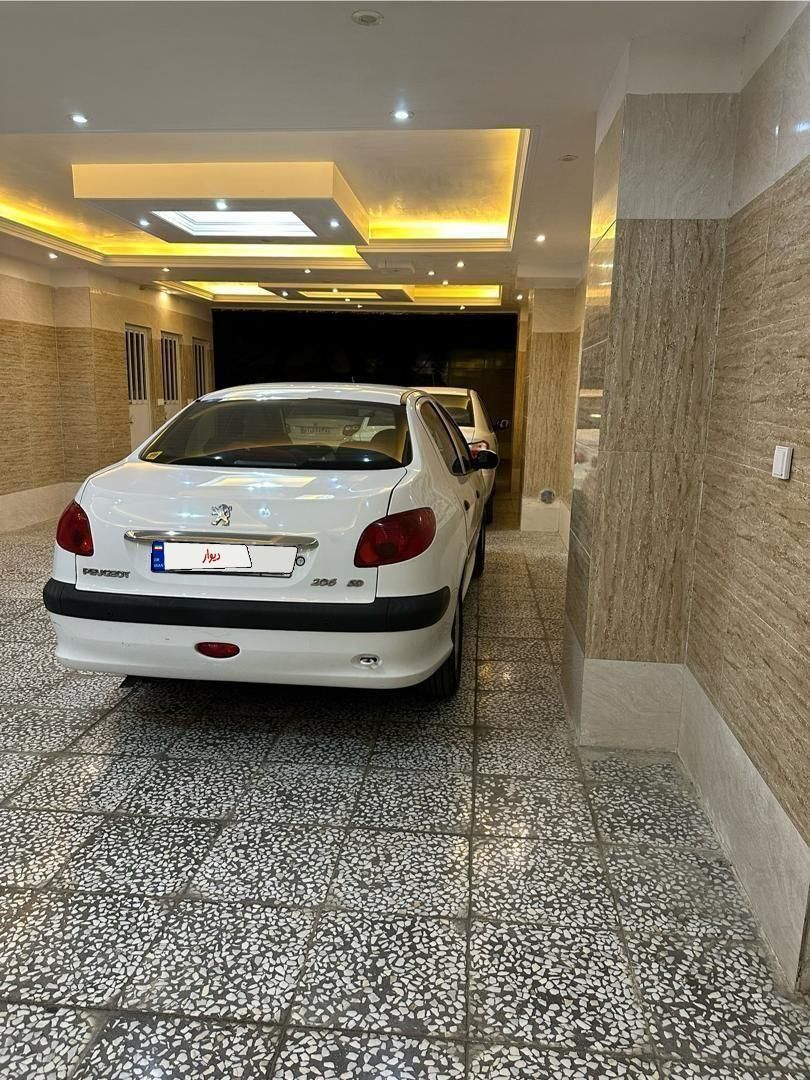 پژو ۲۰۶ صندوق دار v8 - 1396