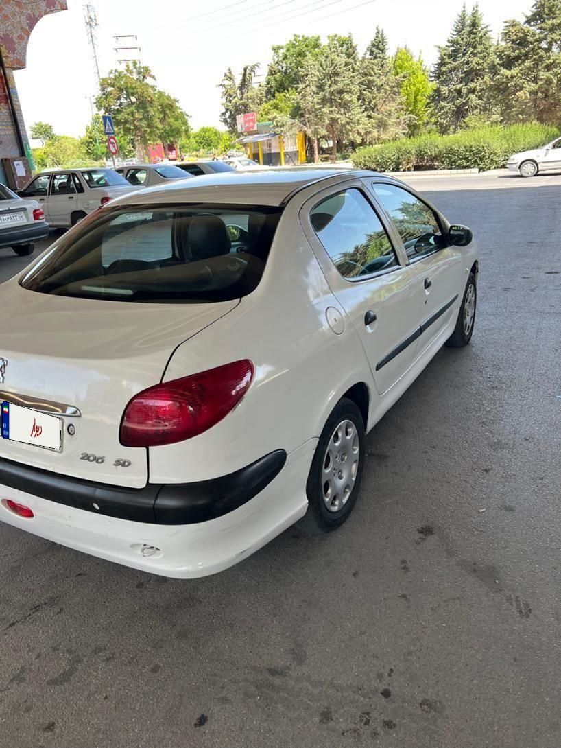 پژو ۲۰۶ صندوق دار v8 - 1389