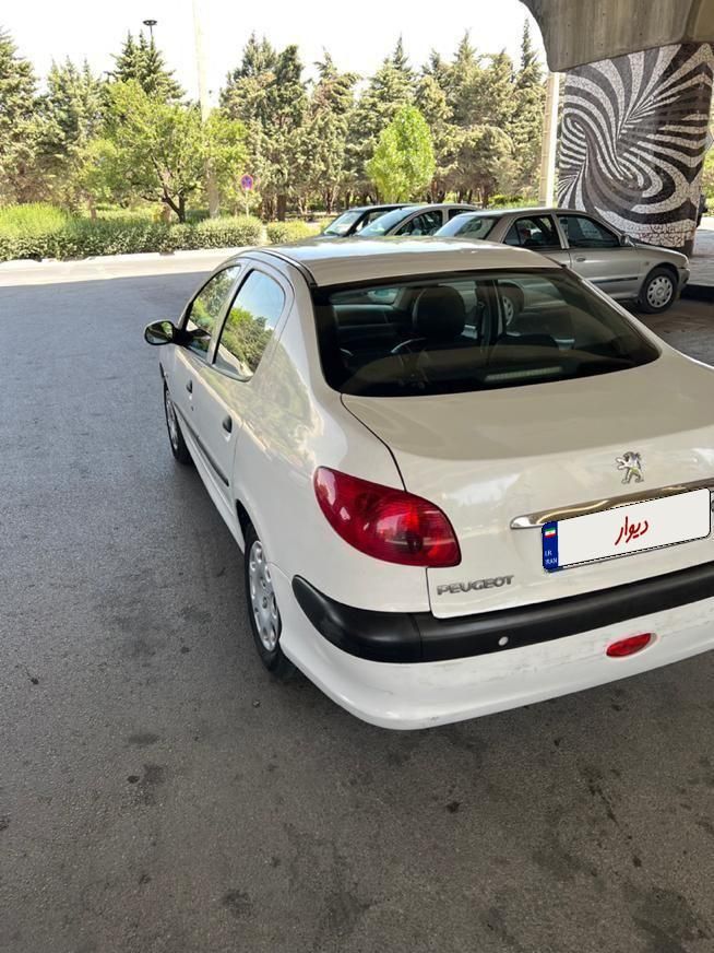 پژو ۲۰۶ صندوق دار v8 - 1389