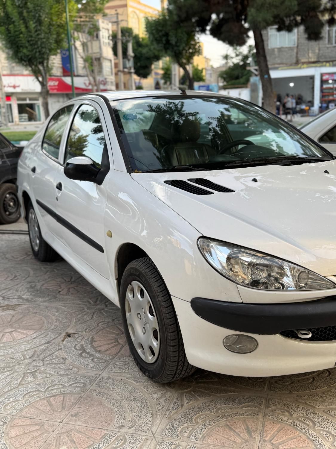 پژو ۲۰۶ صندوق دار v8 - 1393