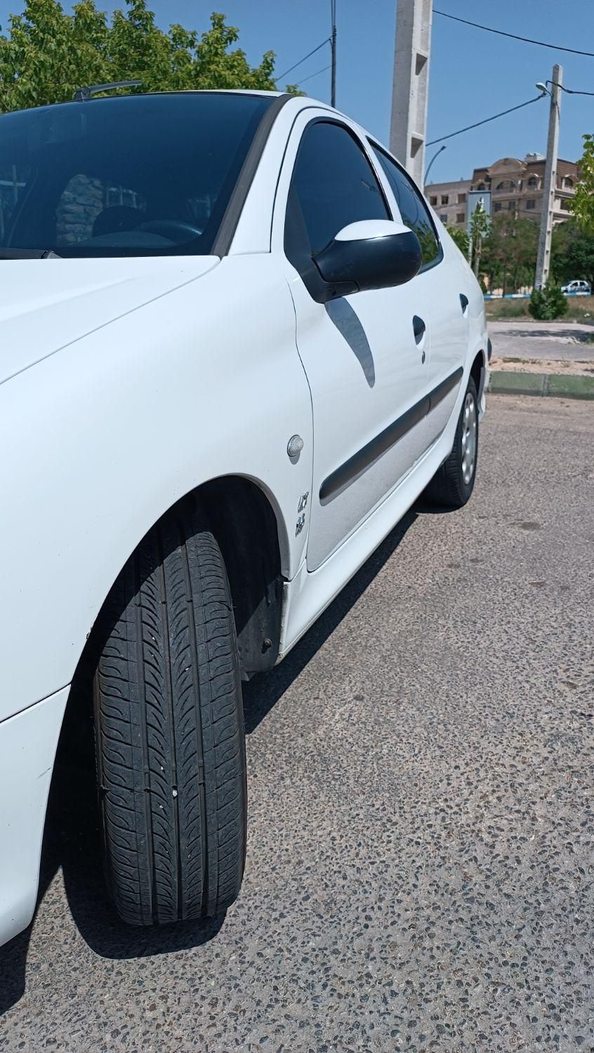 پژو ۲۰۶ صندوق دار v8 - 1396