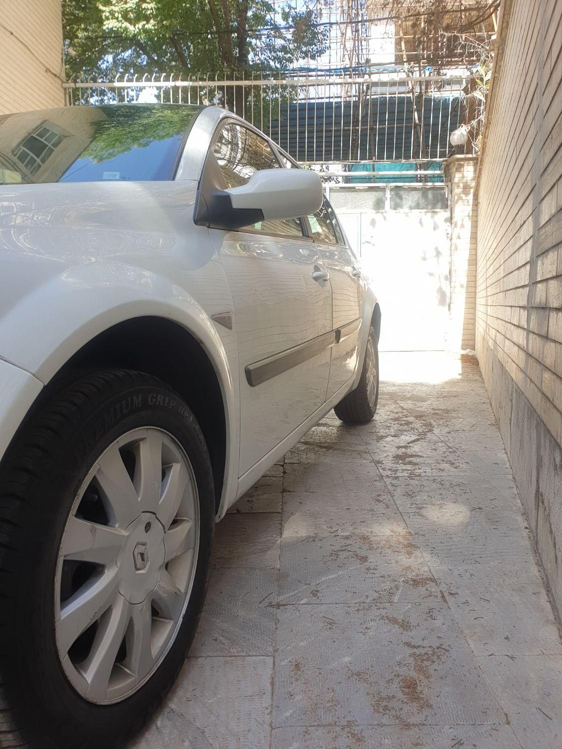 رنو مگان پارس خودرو 2000 - 2011