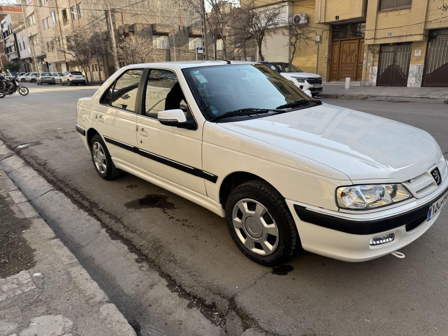 پژو پارس XU7P - 1402