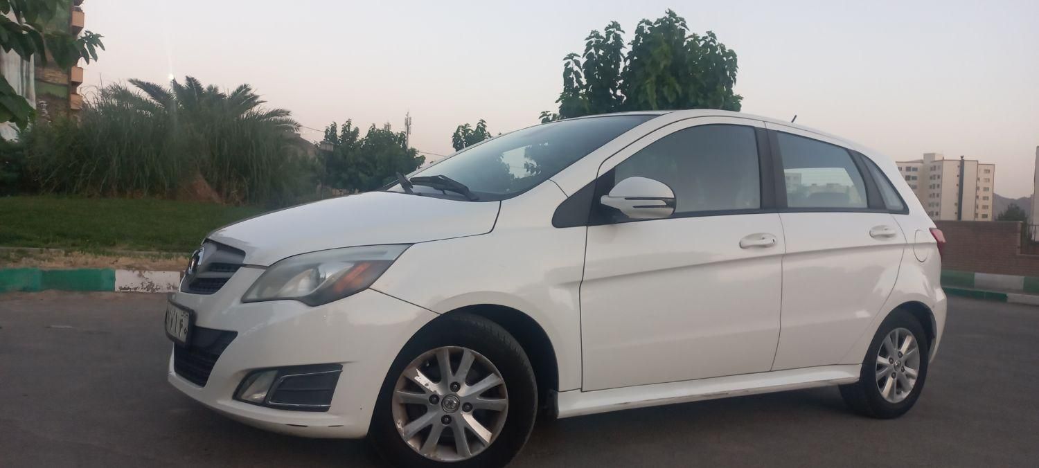 خودرو بایک، سابرینا مونتاژ آگهی ann_18507080