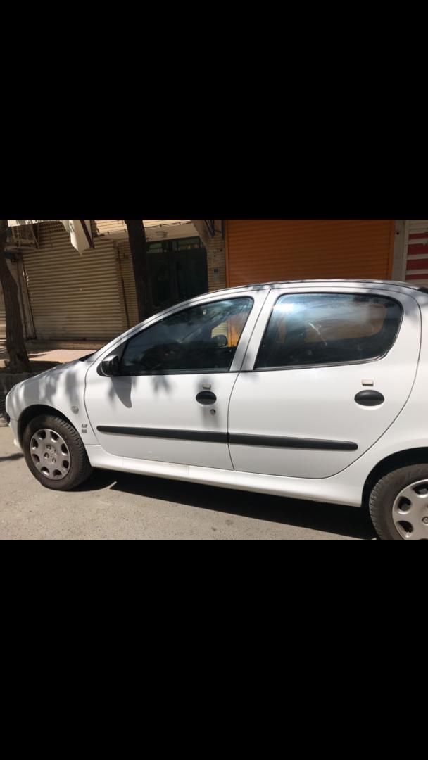 پژو ۲۰۶ صندوق دار v8 - 1398