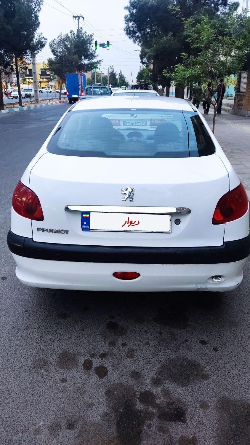 پژو ۲۰۶ صندوق دار v8 - 1396
