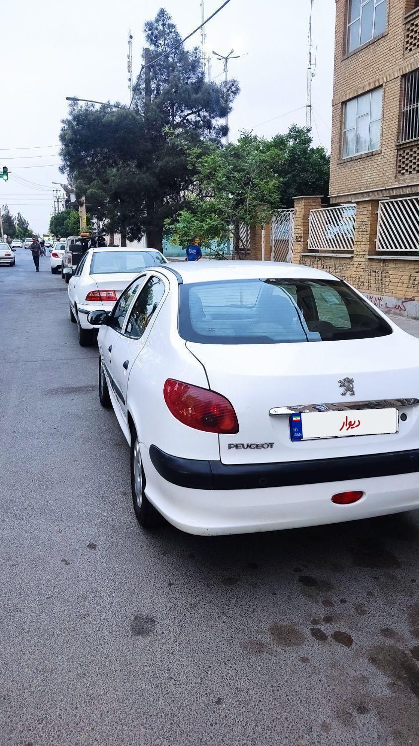 پژو ۲۰۶ صندوق دار v8 - 1396