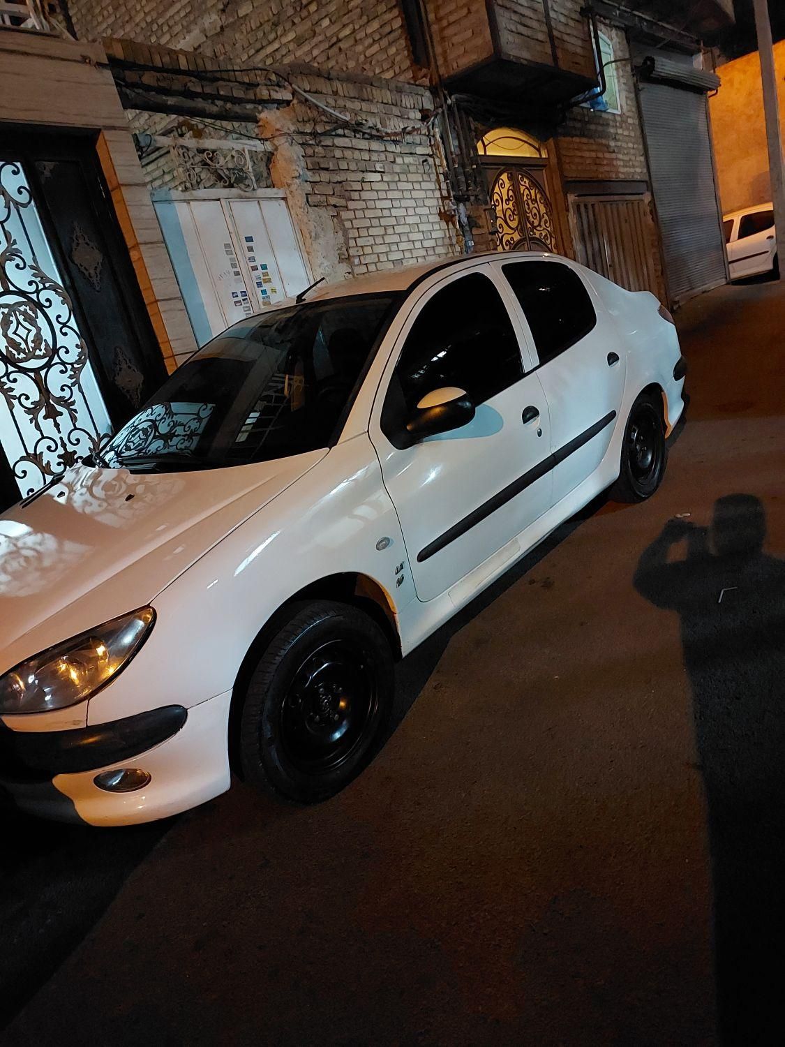 پژو ۲۰۶ صندوق دار v8 - 1391