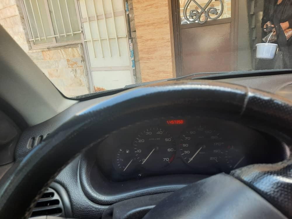 پژو ۲۰۶ صندوق دار v8 - 1385