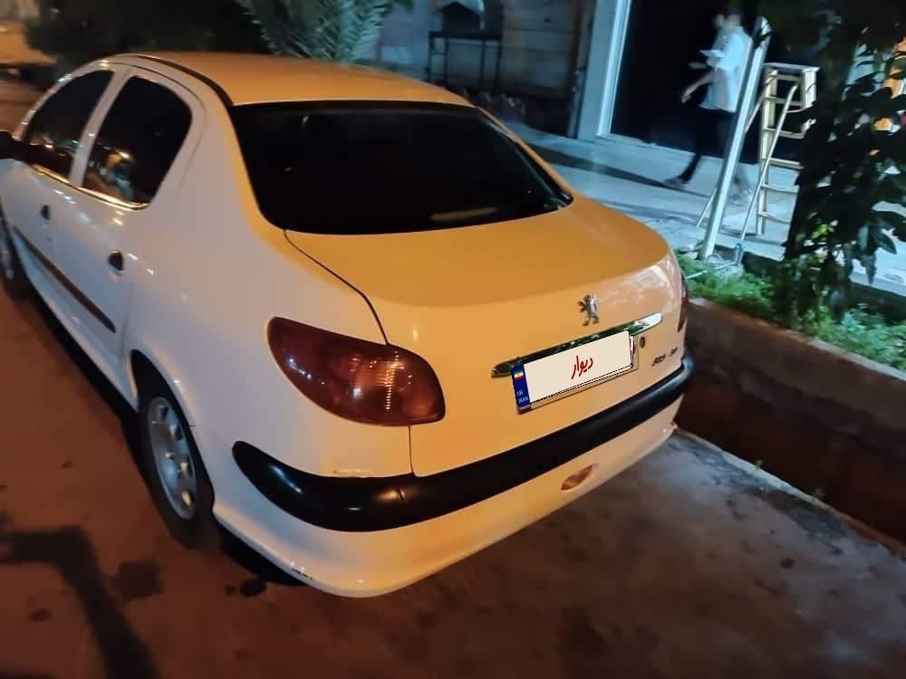 پژو ۲۰۶ صندوق دار v8 - 1393