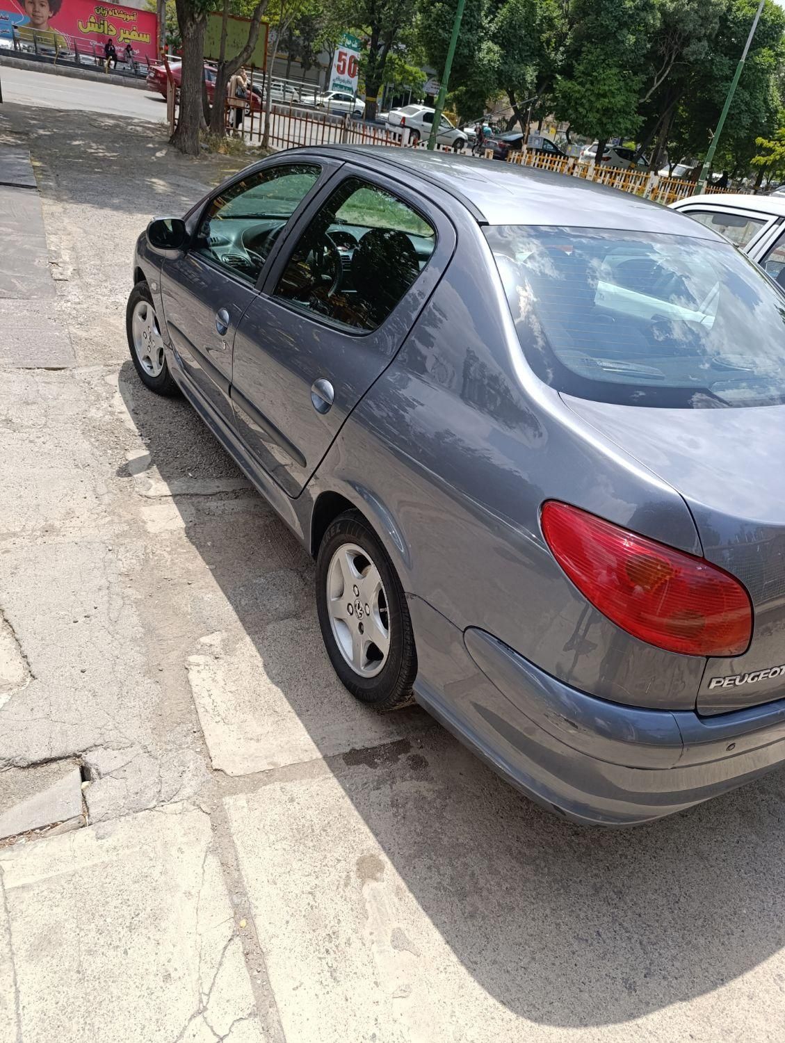 پژو ۲۰۶ صندوق دار v8 - 1390
