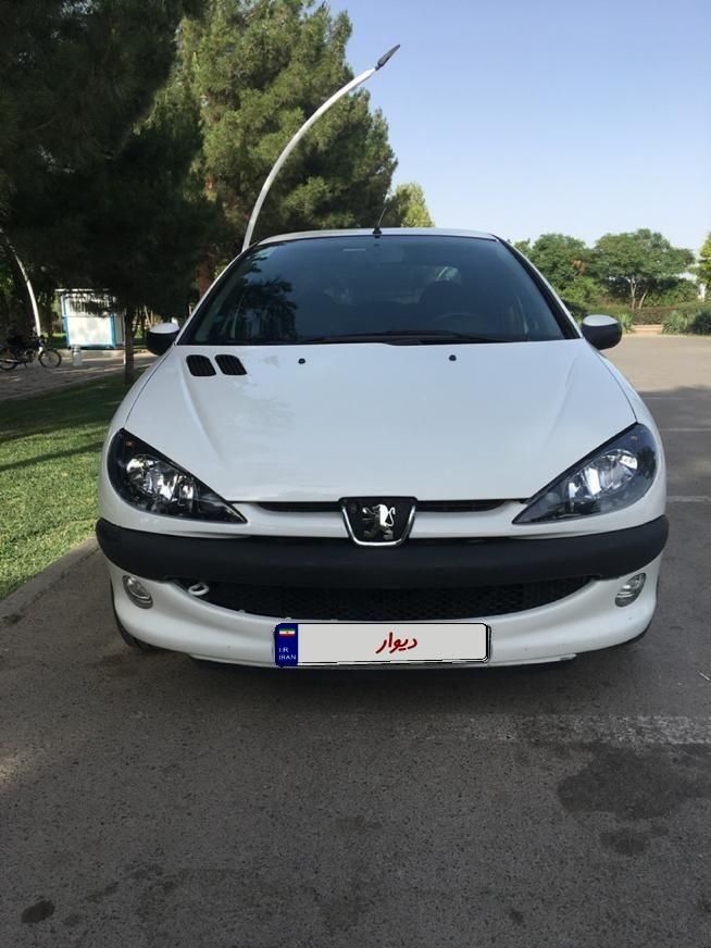 پژو ۲۰۶ صندوق دار v8 - 1393