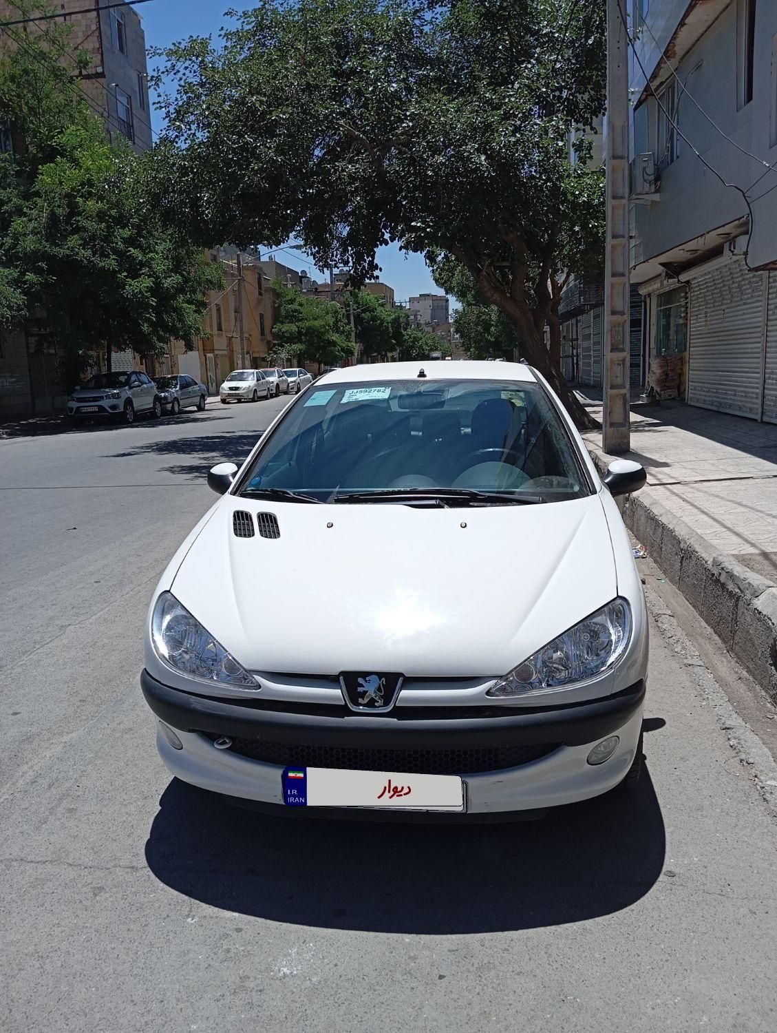 پژو ۲۰۶ صندوق دار v8 - 1397