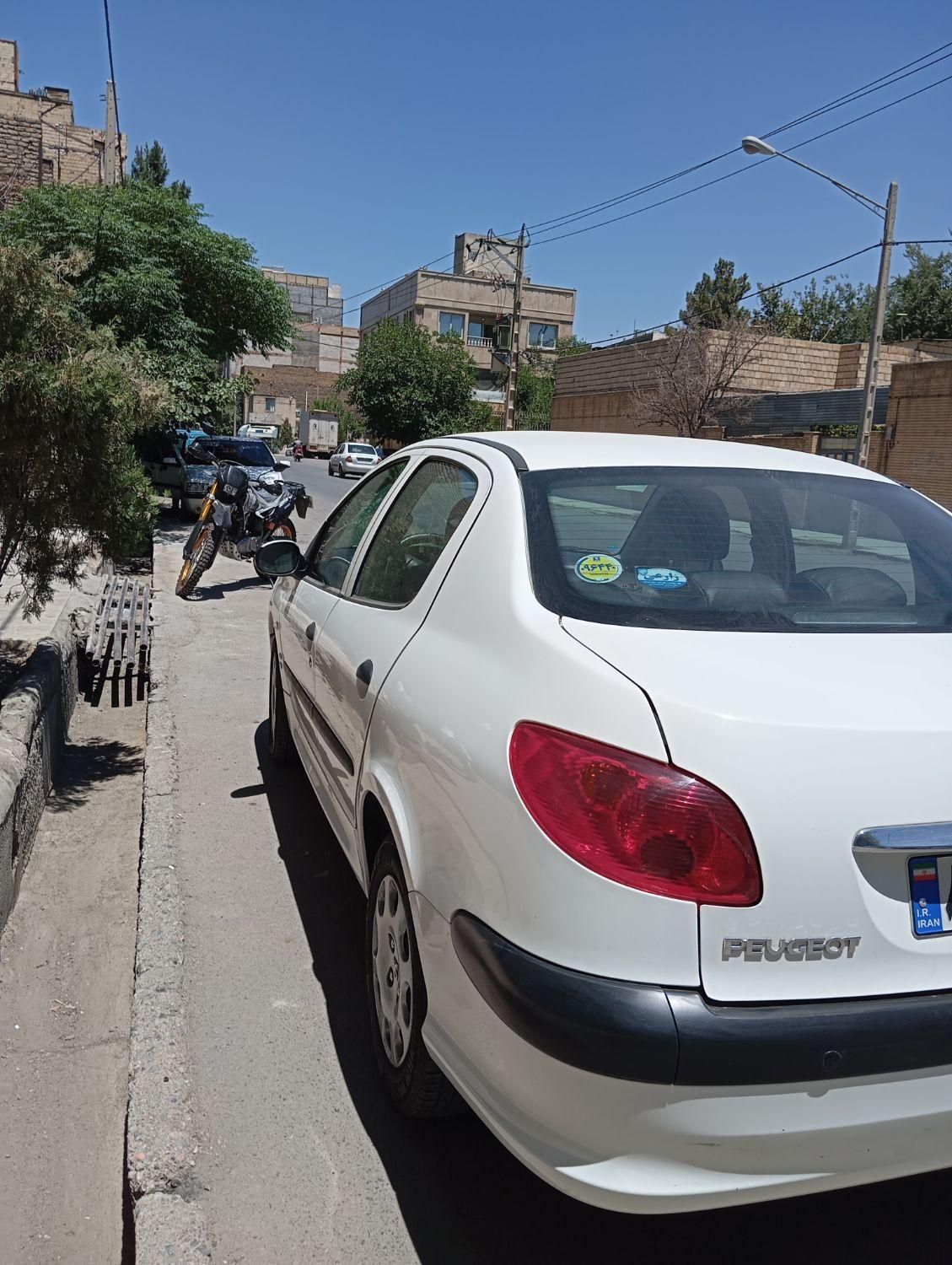 پژو ۲۰۶ صندوق دار v8 - 1397