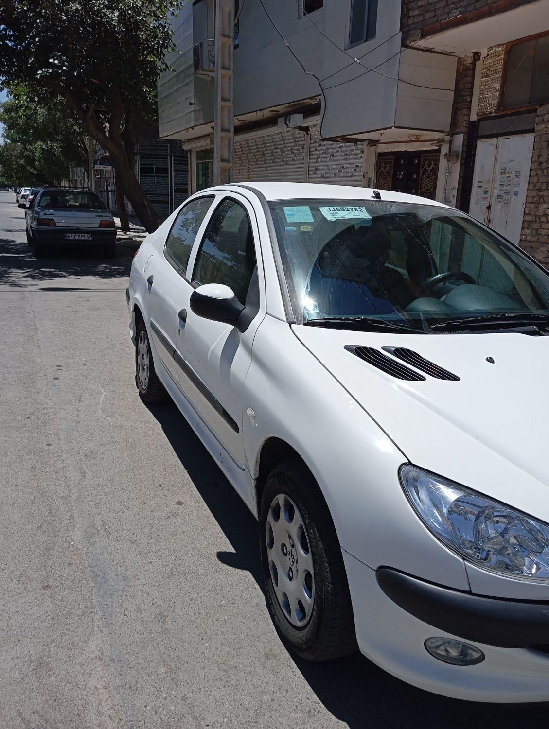 پژو ۲۰۶ صندوق دار v8 - 1397