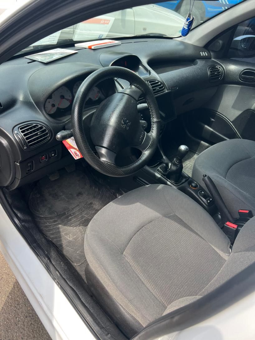 پژو ۲۰۶ صندوق دار v8 - 1399