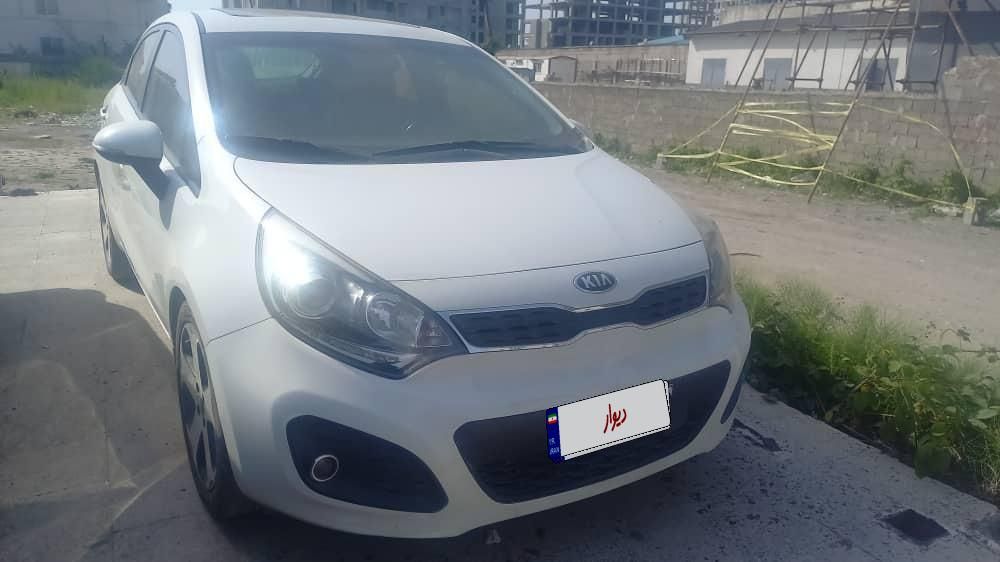کیا ریو هاچ بک فول UB - 2015