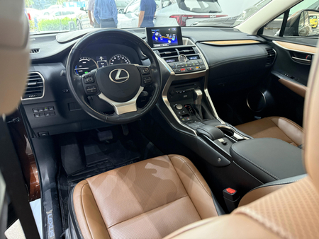لکسوس NX هیبرید 300H - 2017