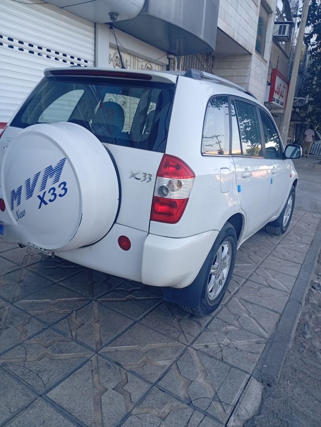 ام وی ام X33 دنده‌ای ساده - 2012