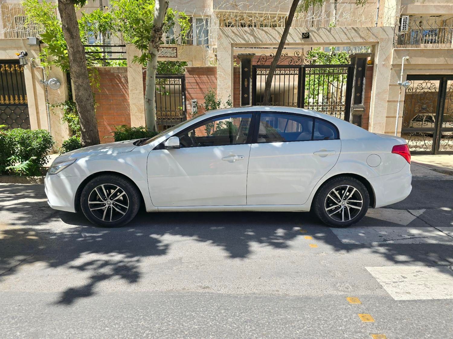 بسترن B50F اتوماتیک - 2015