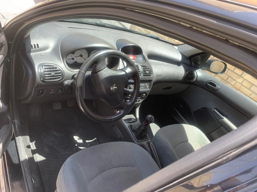 پژو ۲۰۶ صندوق دار v8 - 1395