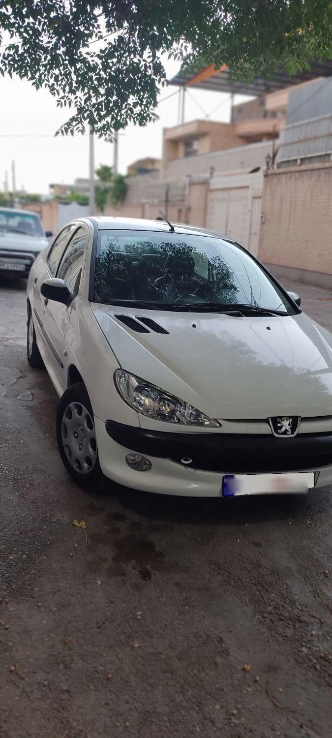 پژو ۲۰۶ صندوق دار v8 - 1395
