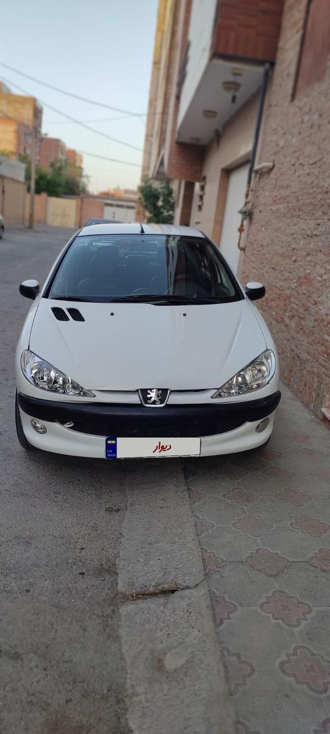 پژو ۲۰۶ صندوق دار v8 - 1395