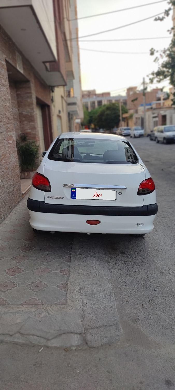 پژو ۲۰۶ صندوق دار v8 - 1395