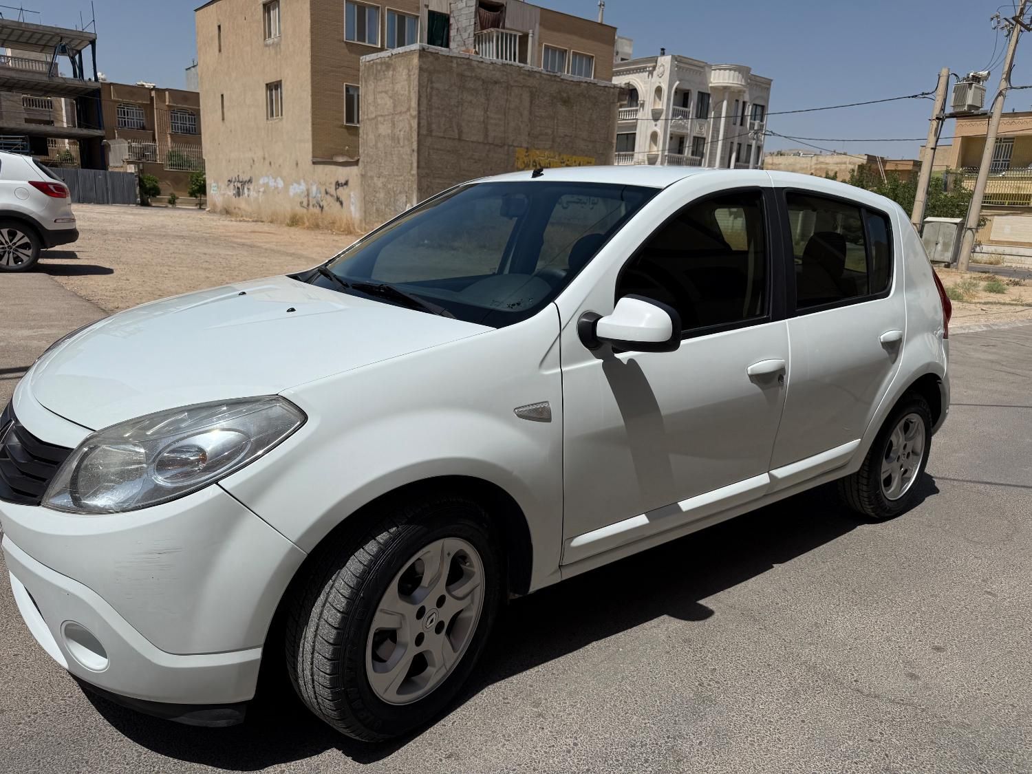 خودرو رنو، ساندرو آگهی ann_18515239