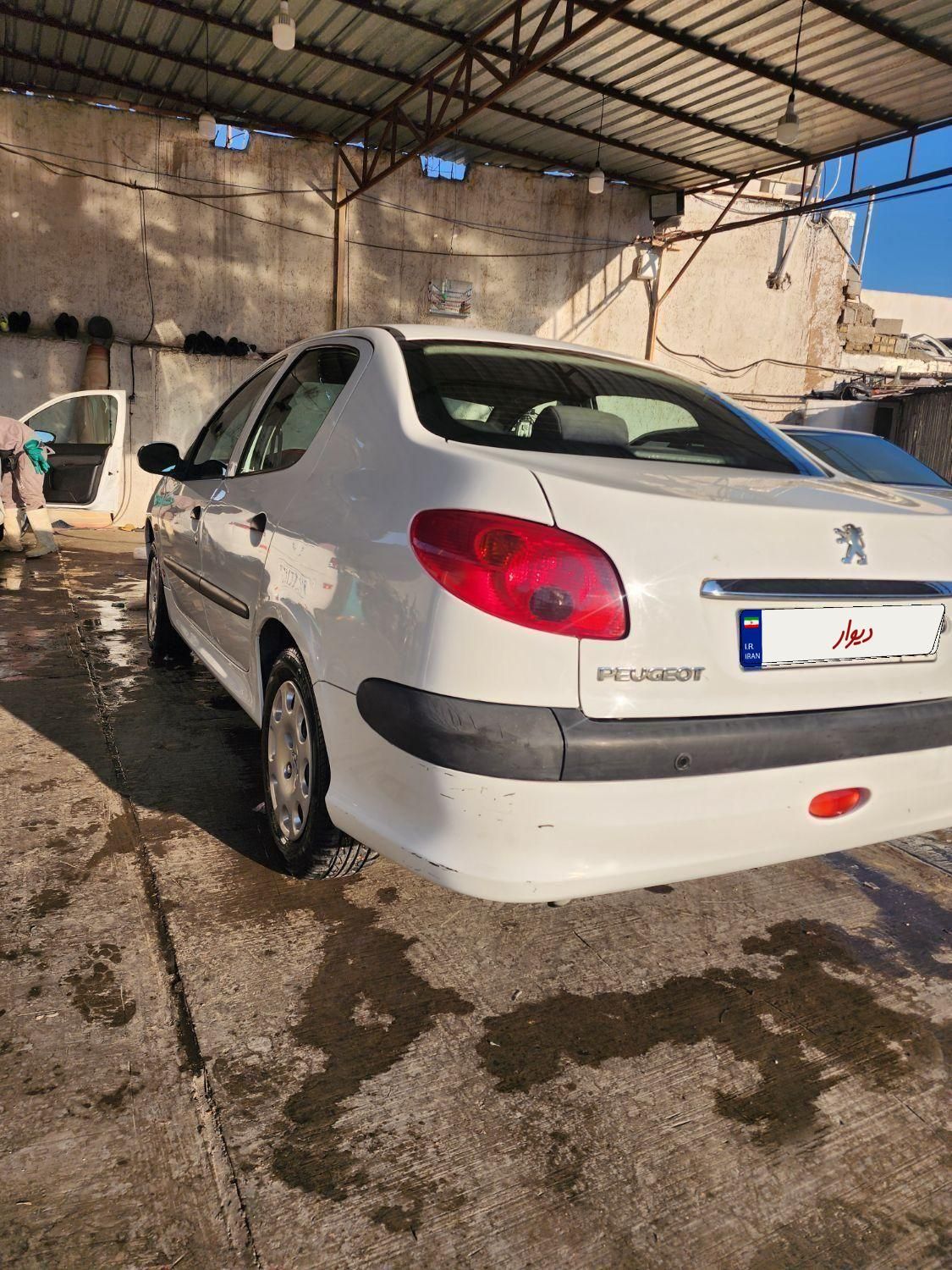 پژو ۲۰۶ صندوق دار v8 - 1395