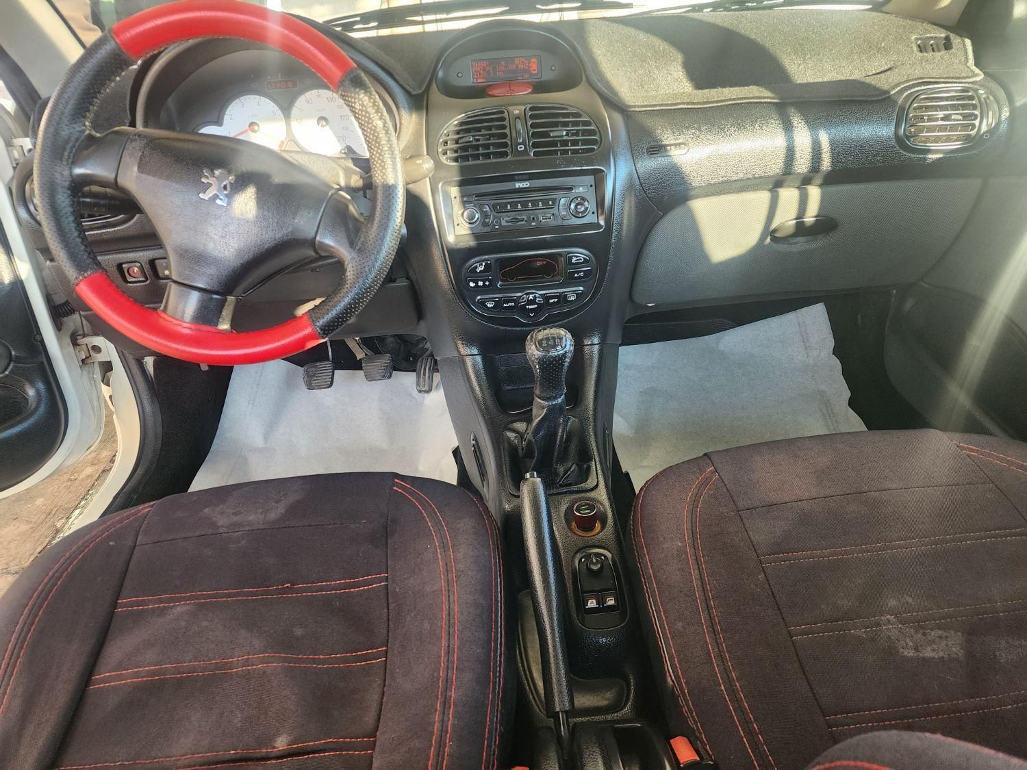 پژو ۲۰۶ صندوق دار v8 - 1395