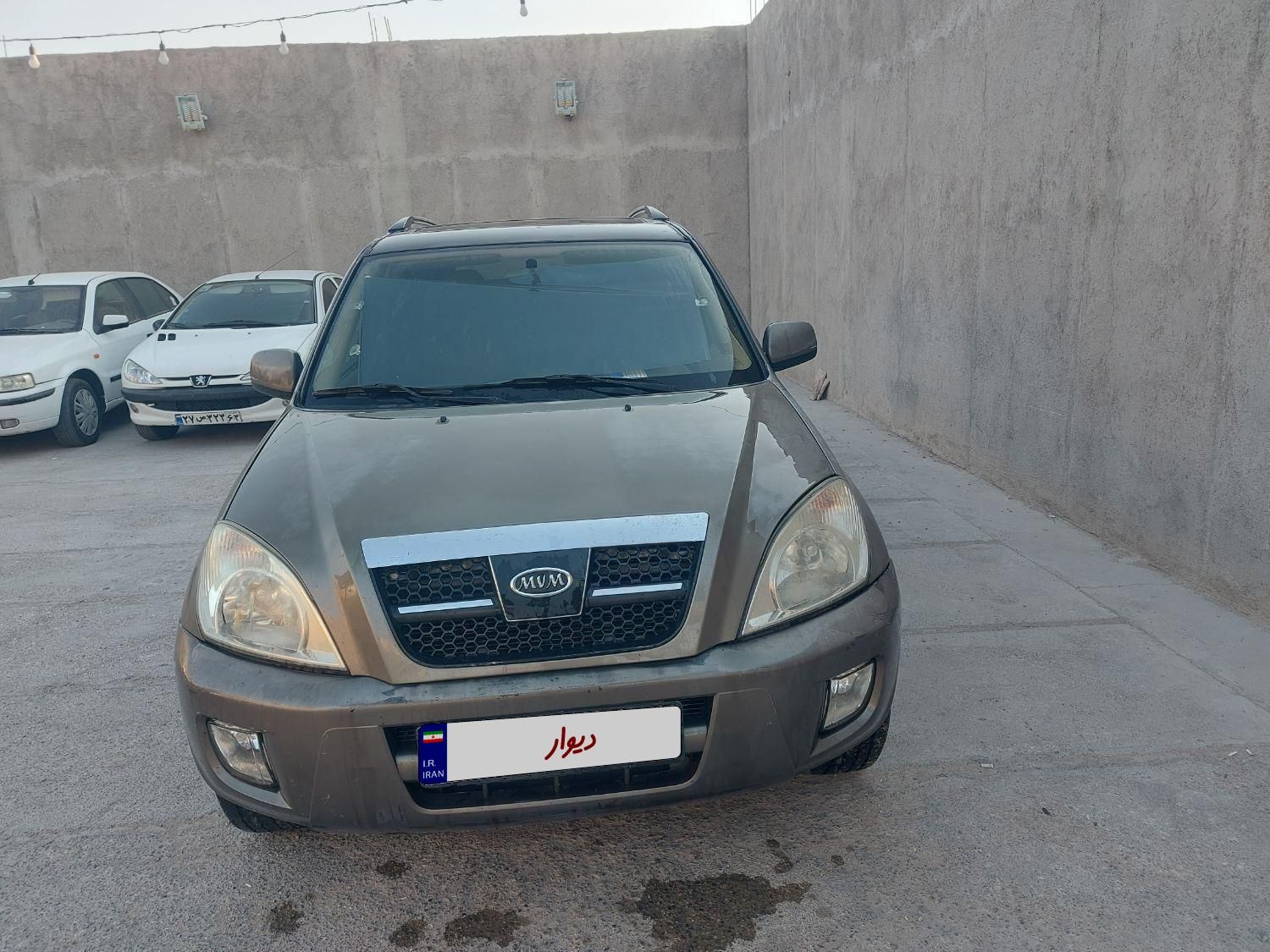 ام وی ام X33 دنده‌ای ساده - 2012