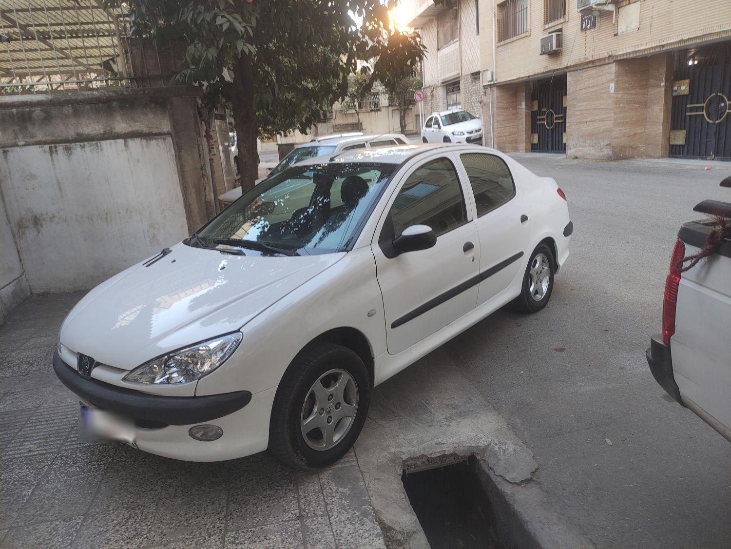 پژو ۲۰۶ صندوق دار v8 - 1390