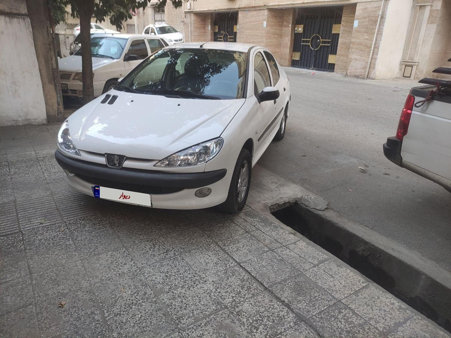 پژو ۲۰۶ صندوق دار v8 - 1390