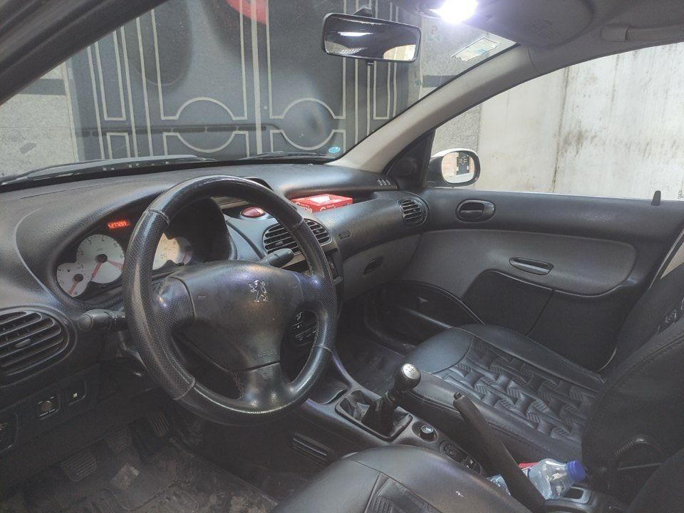 پژو ۲۰۶ صندوق دار v8 - 1390